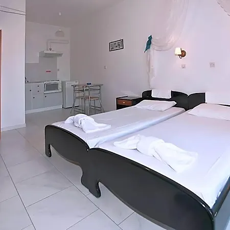 Azolimnos Bay Hotel 2*