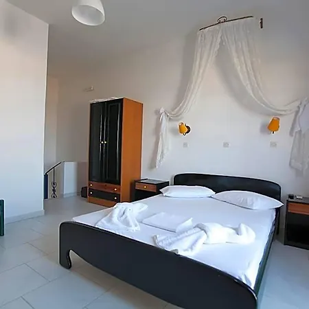 Hotel Azolimnos Bay Hermópolis
