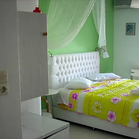 Hotel Azolimnos Bay