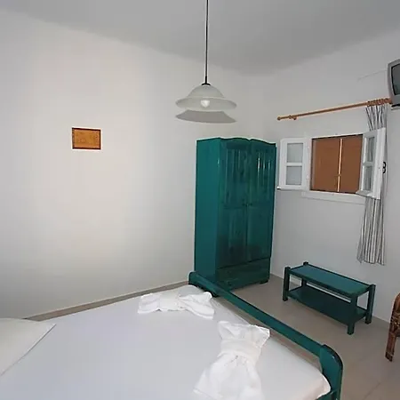 Azolimnos Bay 埃尔莫波利斯